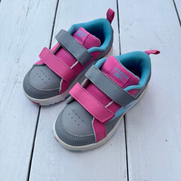 Weebok by Reebok - Size 9 - Picture 2 of 10